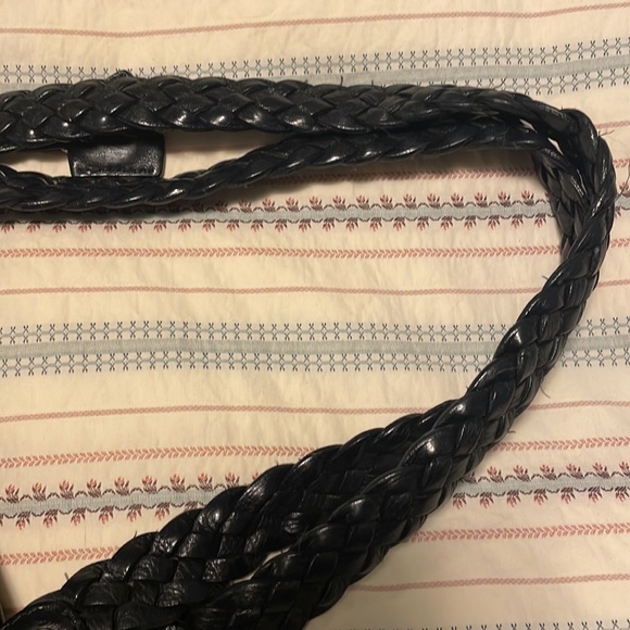 Banana Republic black leather back with ring hardware and braided straps - Picture 3 of 5